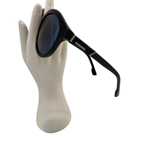 Diesel Womens Round Black Sunglasses With Denim Accents & Dark Lenses 3-2.4 - Picture 6 of 16